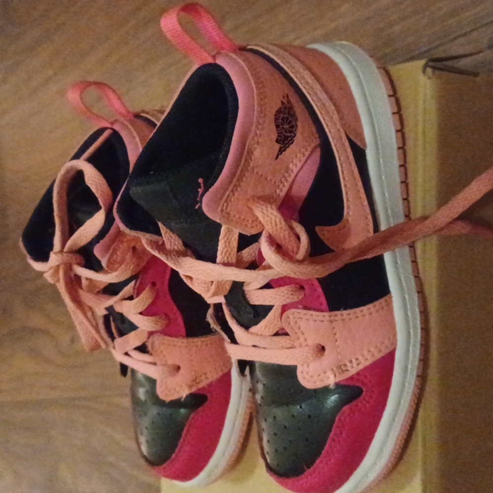 Coral and pink toddler jordan 1s